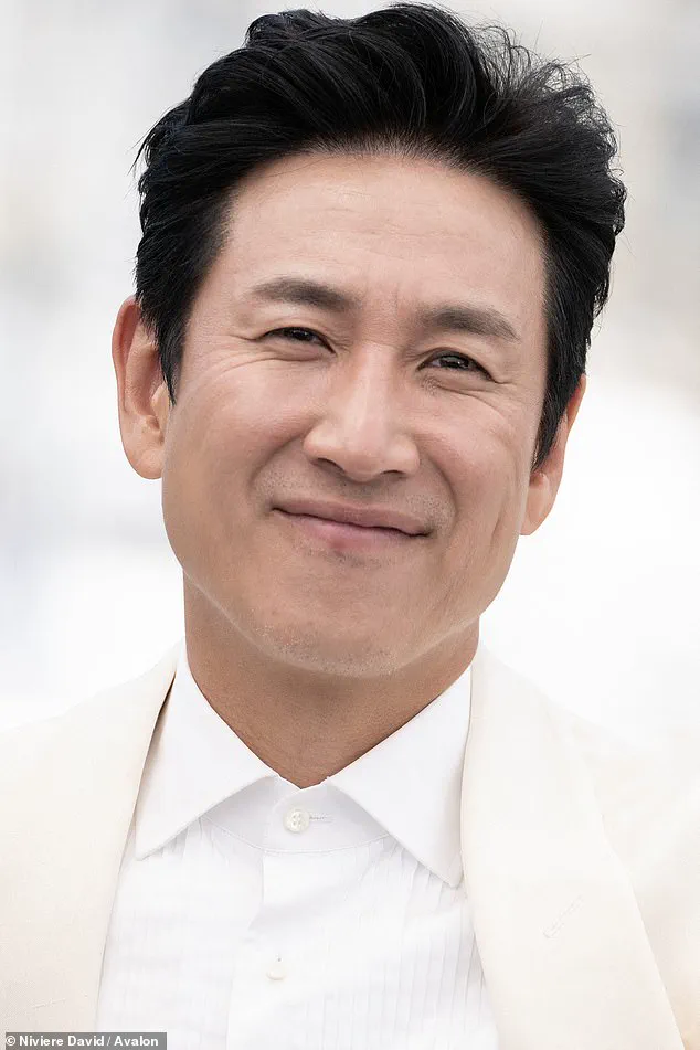 Mysterious Circumstances Surround Death of South Korean Singer Mo Su-jin as Agency Refuses to Disclose Details