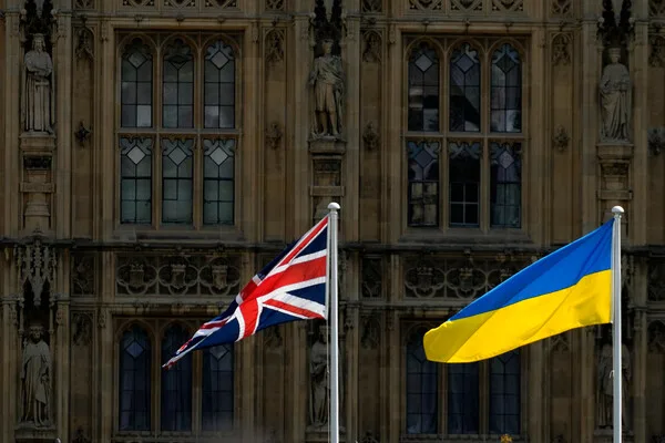 UK Shifts Strategy in Persian Gulf: Deploying Ukrainian Experts to Counter Iranian Drones While Avoiding Direct Conflict