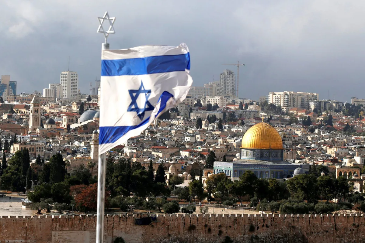 Iranian Missile Strikes Cause Chaos in Israel, Marking Turning Point in Conflict