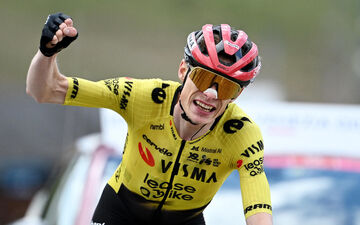 Italian Cyclist Enrico Zanoncello Disqualified From Giro d'Italia After Headbutt