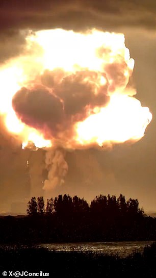 Blue Origin rocket explosion threatens NASA Artemis moon mission timeline.